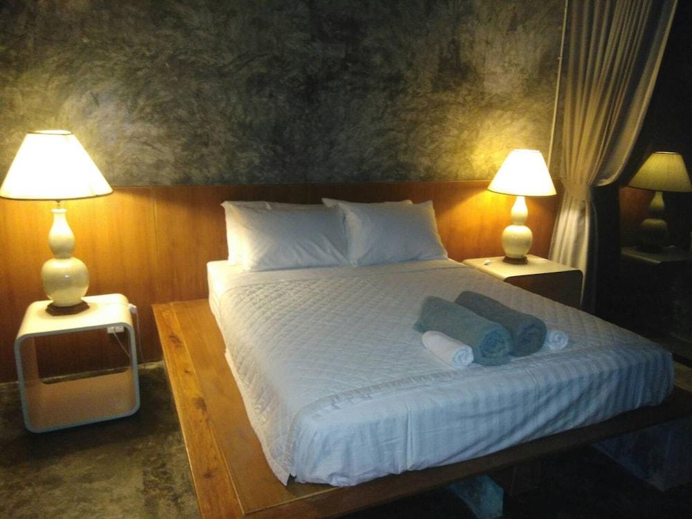 Phuchada Residence Nai Yang Beach Extérieur photo